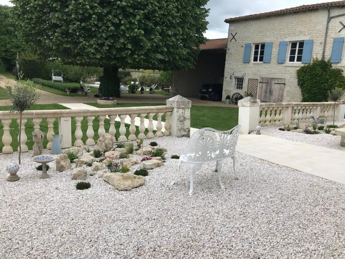 Le Four à Pain Hotel Saint-Jean-dʼAngély Exterior foto