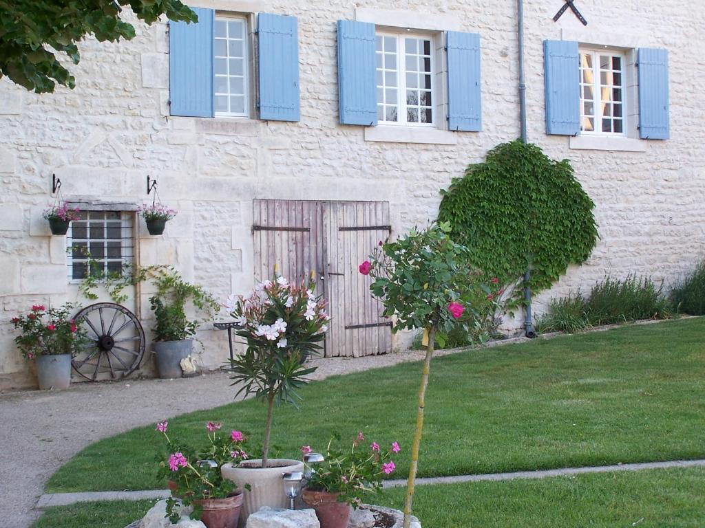 Le Four à Pain Hotel Saint-Jean-dʼAngély Exterior foto